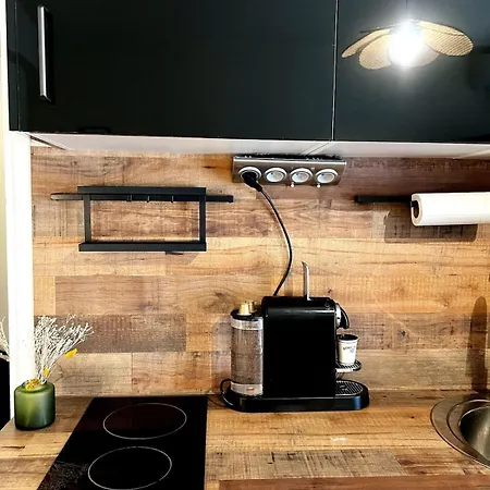 Modern With Balcony And Ac Walk To Tramway Near Center Apartment Nice